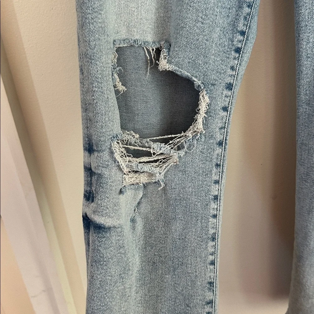 Good American Light Blue Straight Leg Jeans - Picture 3 of 4